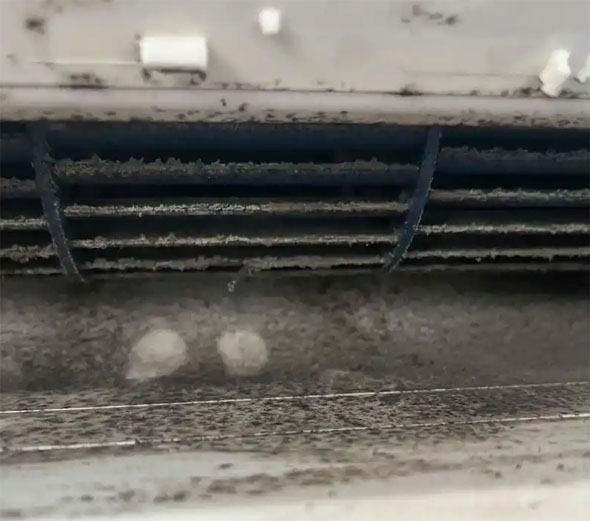 中卫空调吹的风有股烧焦味是怎么回事